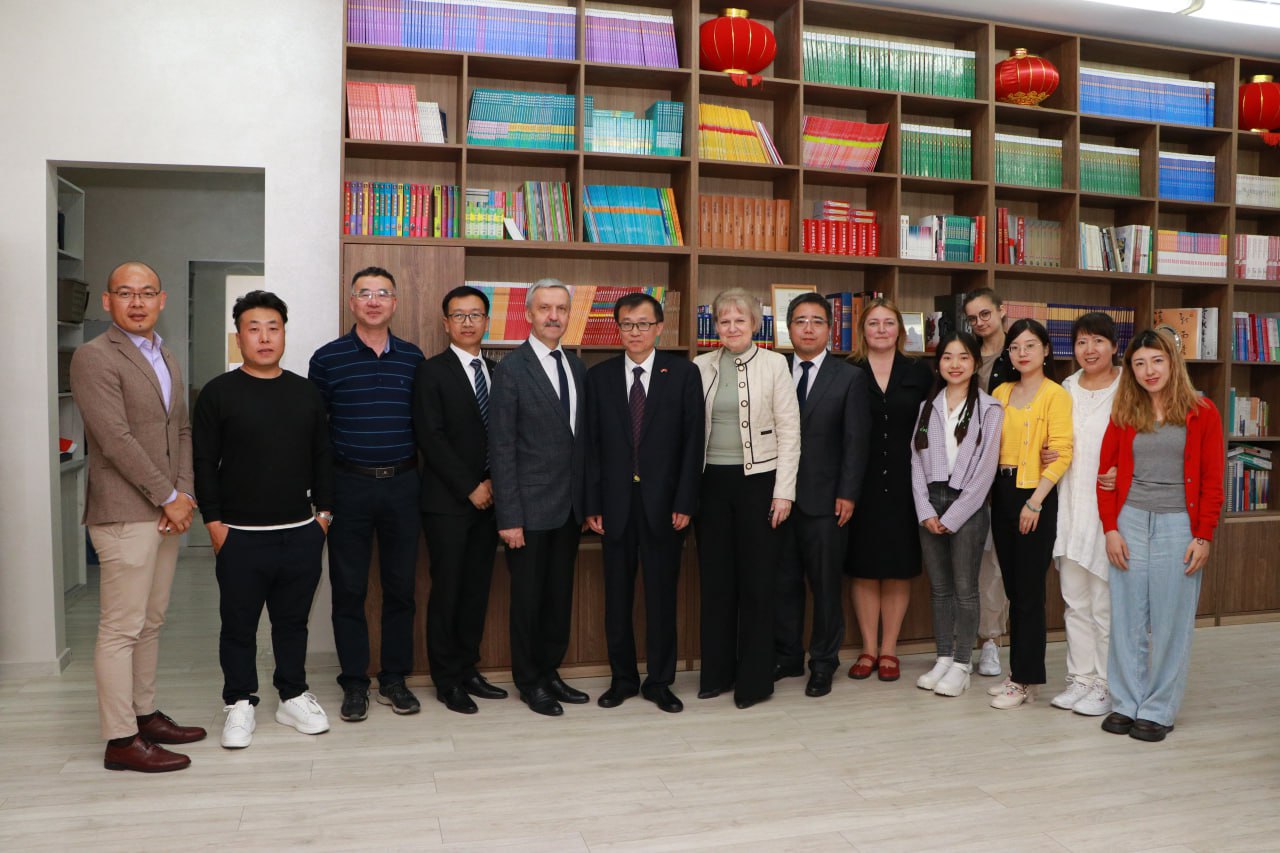 16 июня представители Посольства КНР посетили БрГУ имени А.С. Пушкина